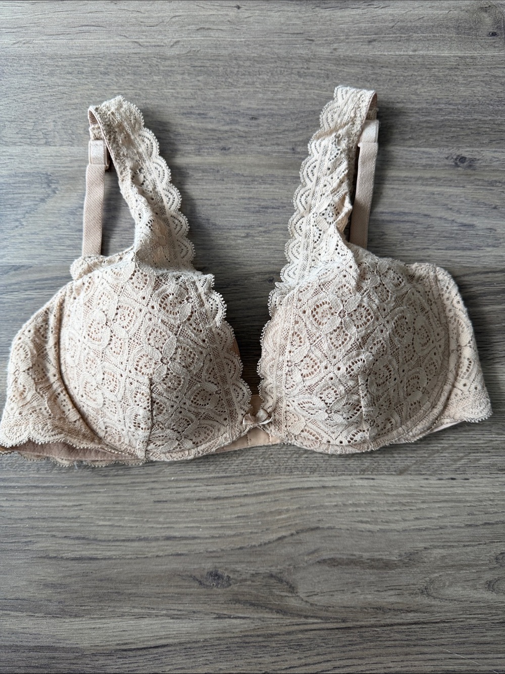Intimissimi Lace Underwire Bra in Beige in Sz 36C